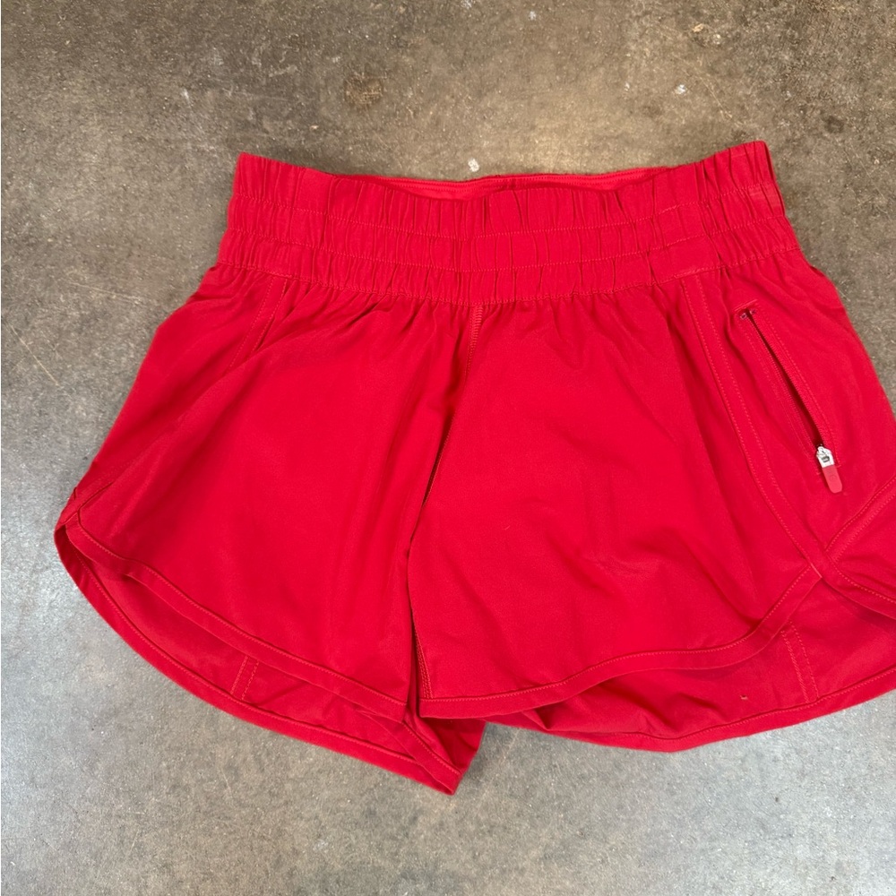 Women's Lululemon Tracker Shorts size 6 NWOT